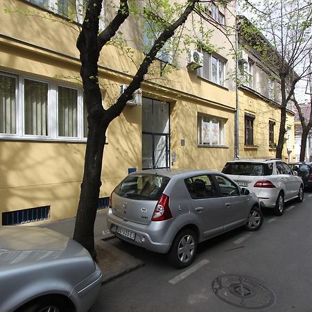 Sneki Apartment Belgrade Luaran gambar